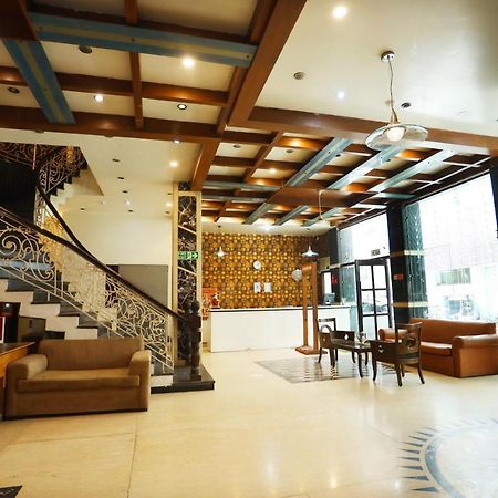 Hotel Maya 'New Delhi' Exterior foto