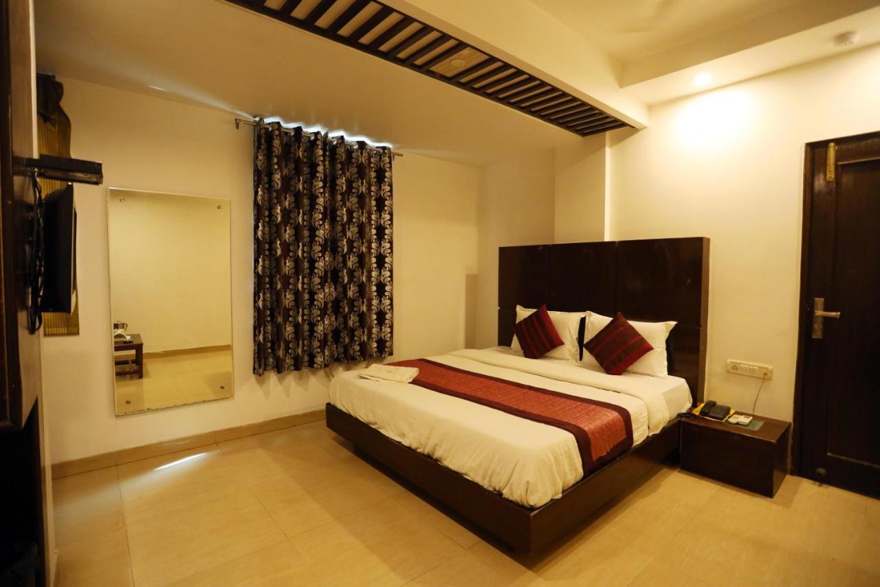 Hotel Maya 'New Delhi' Exterior foto